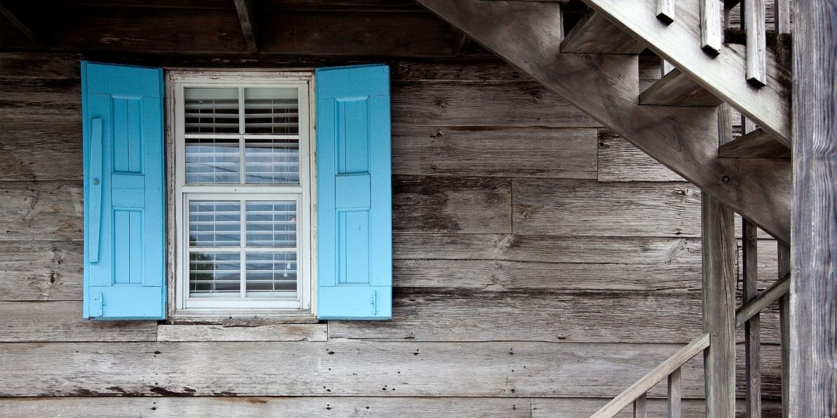 shutters-669296_1200 none